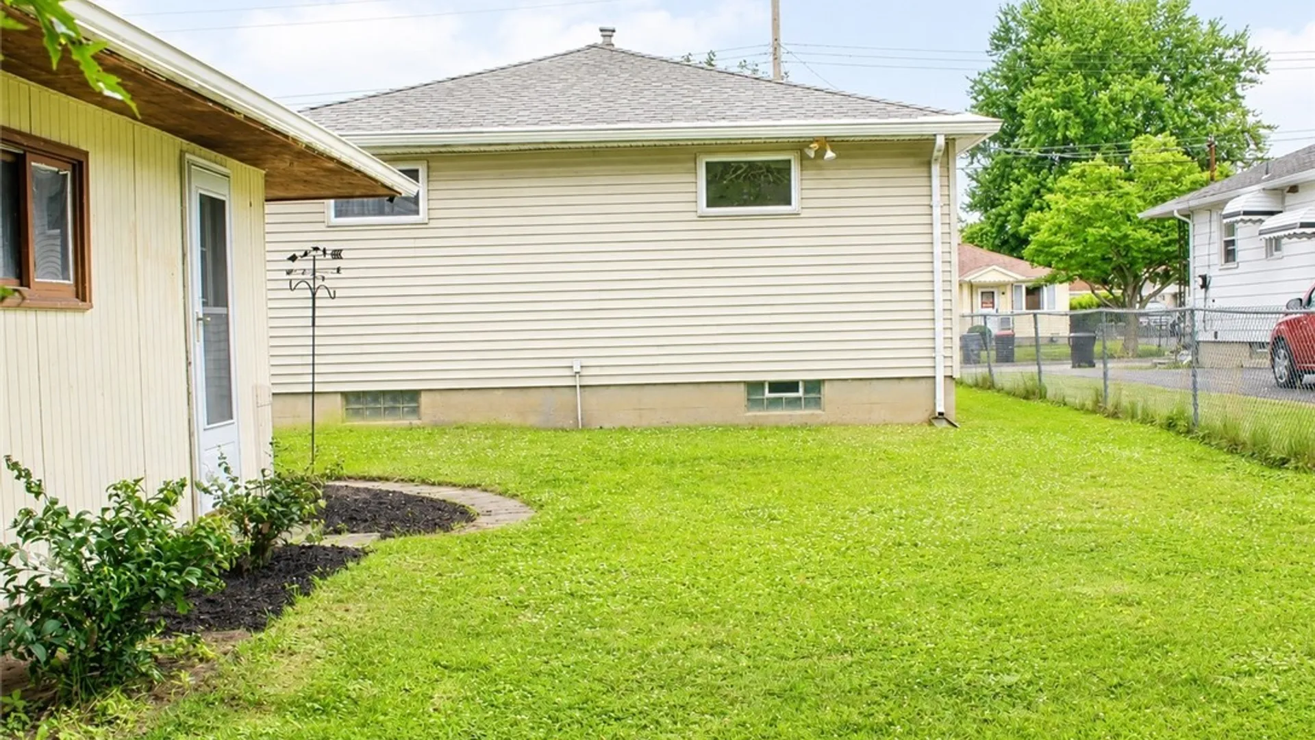 Property at 73 Banner Avenue, Lancaster, NY 14086 26