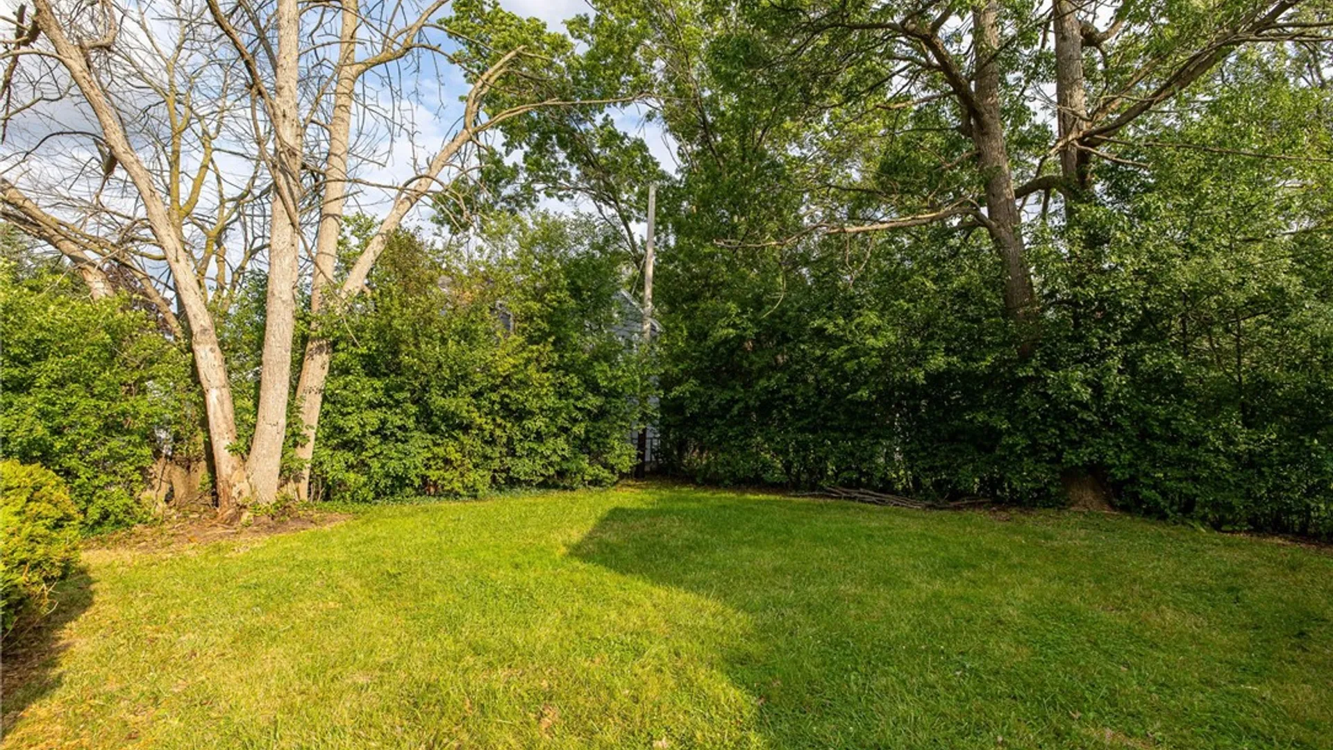 Property at 205 Lattimore Rd, Rochester, NY 14620 17