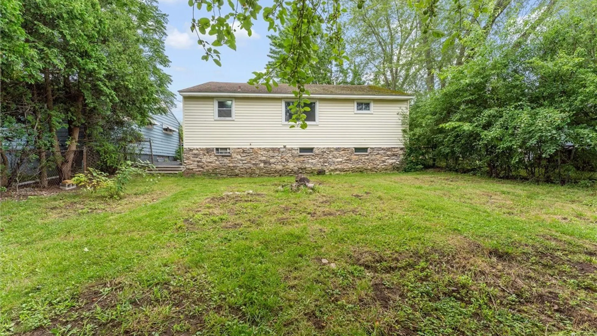 Property at 513 Mountainview Avenue, Syracuse, NY 13224 4
