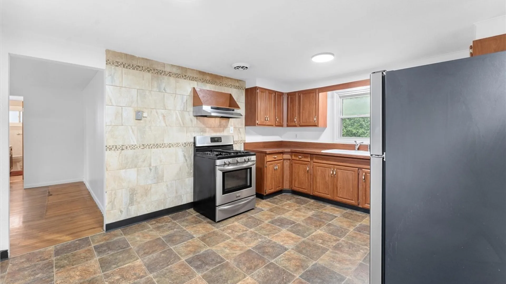 Property at 513 Mountainview Avenue, Syracuse, NY 13224 16