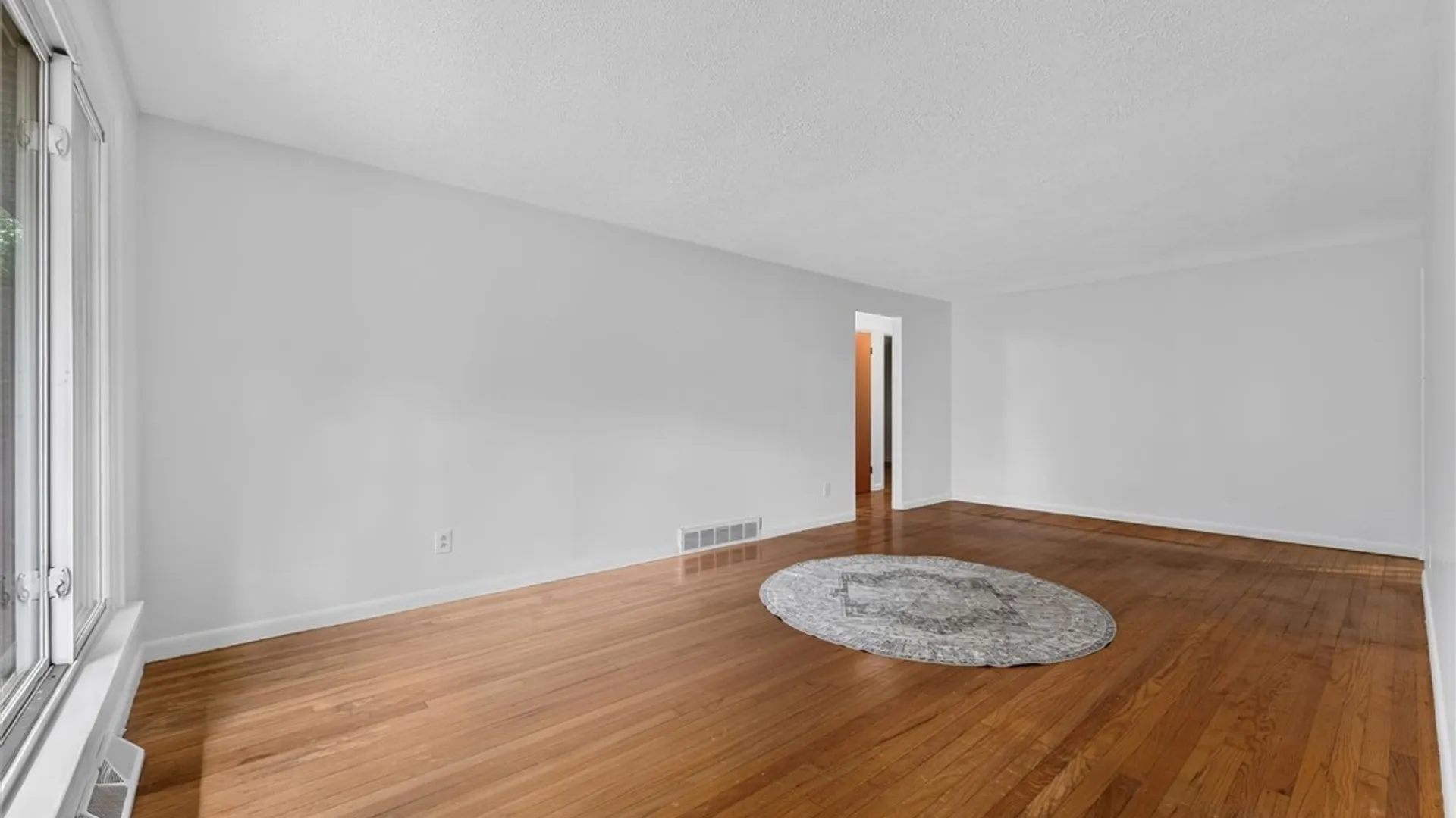 Property at 513 Mountainview Avenue, Syracuse, NY 13224 14