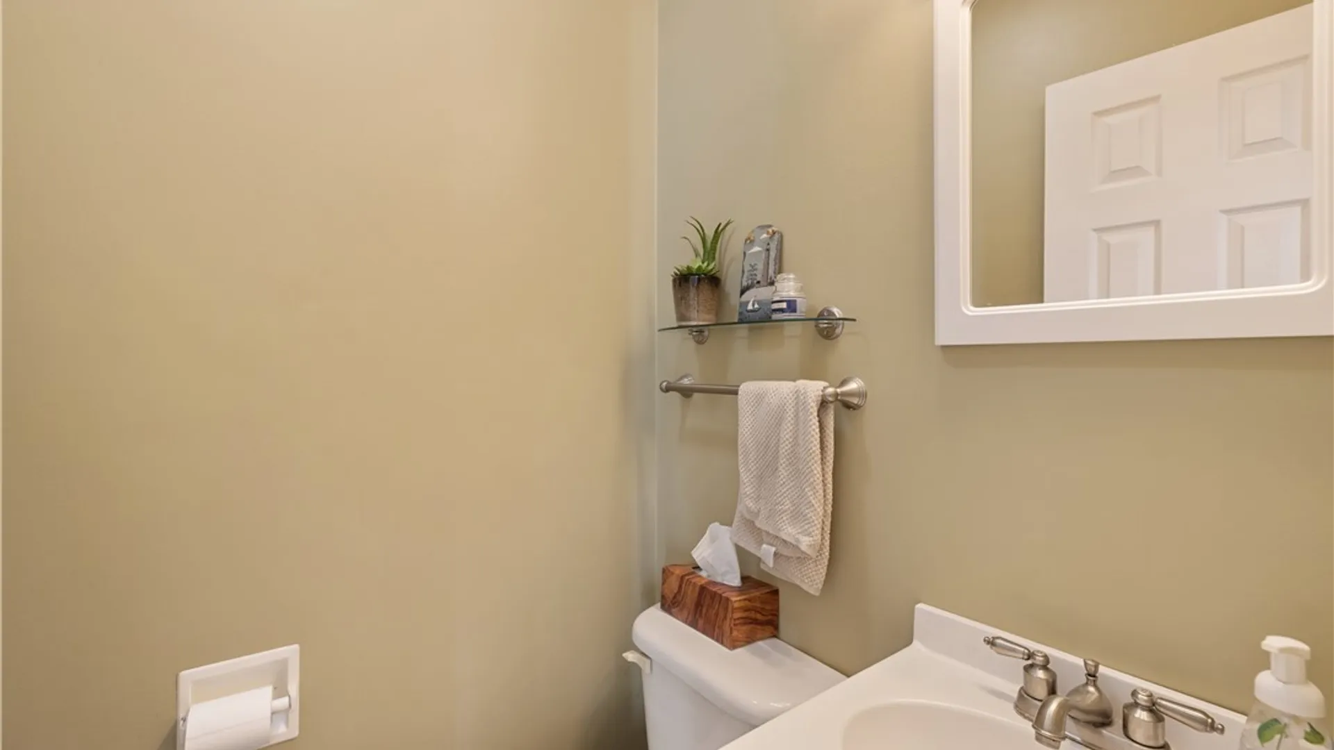 Property at 8032 Trina Circle, Clay, NY 13041 24