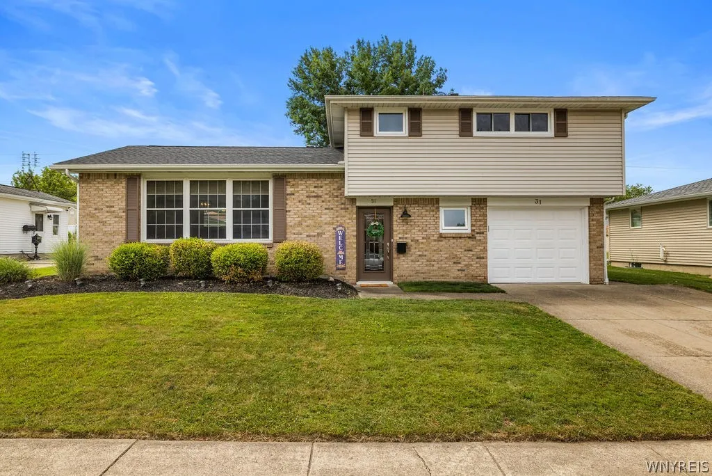 Property at 31 Christopher Drive, West Seneca, NY 14224