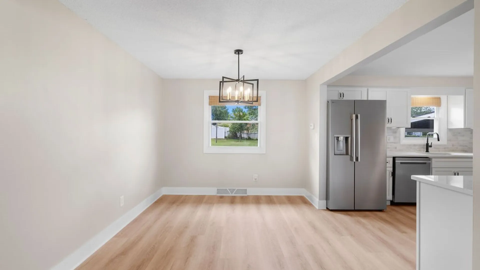 Property at 31 Christopher Drive, West Seneca, NY 14224 9
