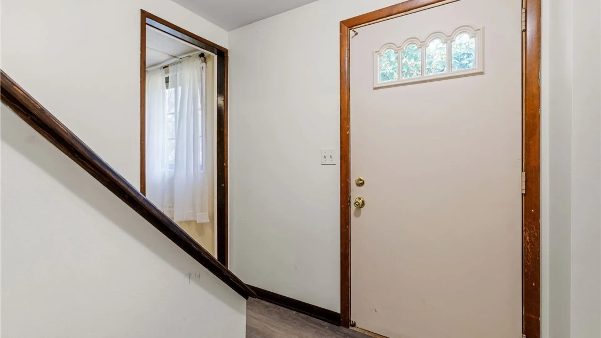 Property at 8383 Zenith Dr, Clay, NY 13027 4