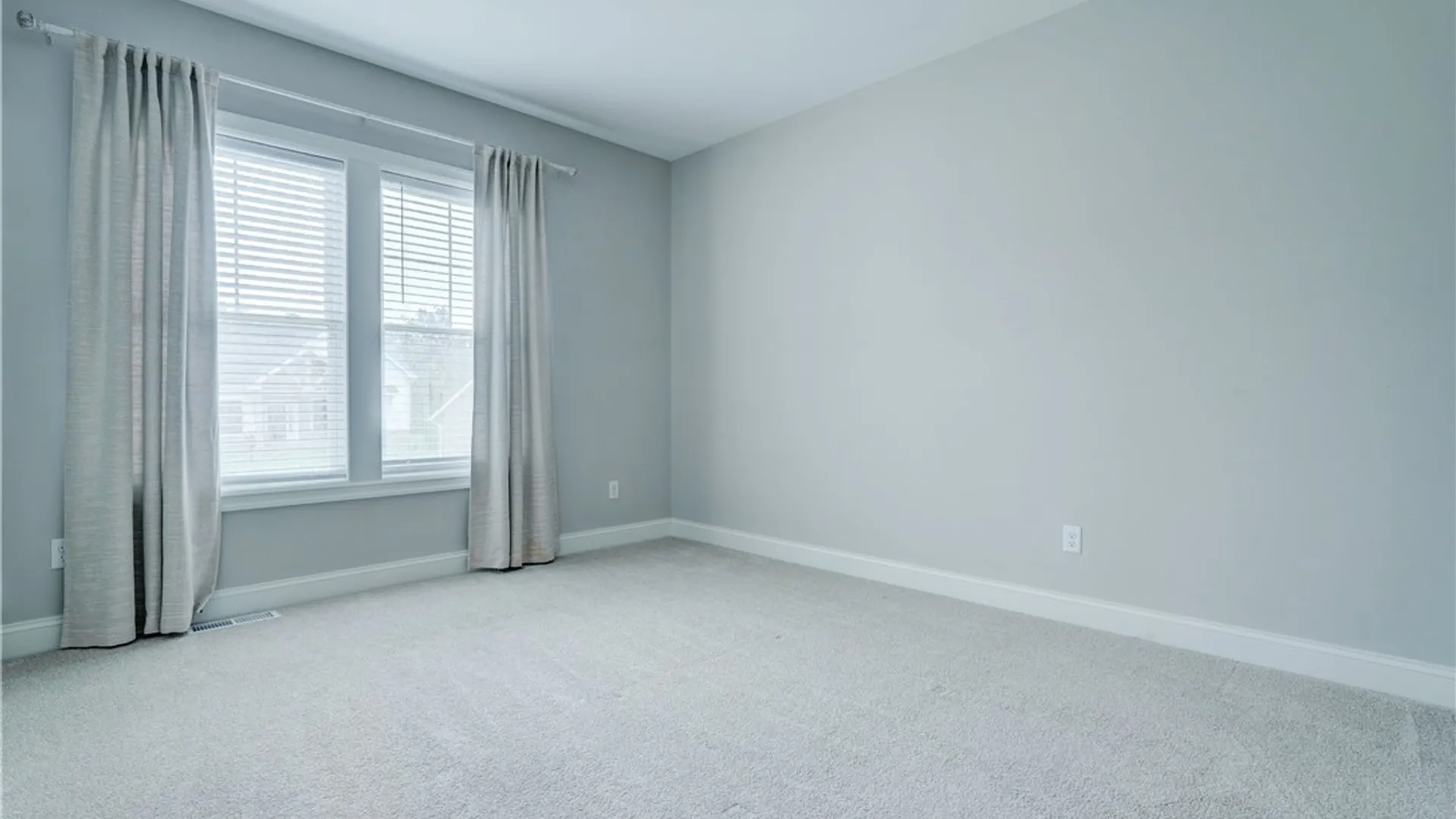 Property at 4 Black Wood Circle, Pittsford, NY 14534 18