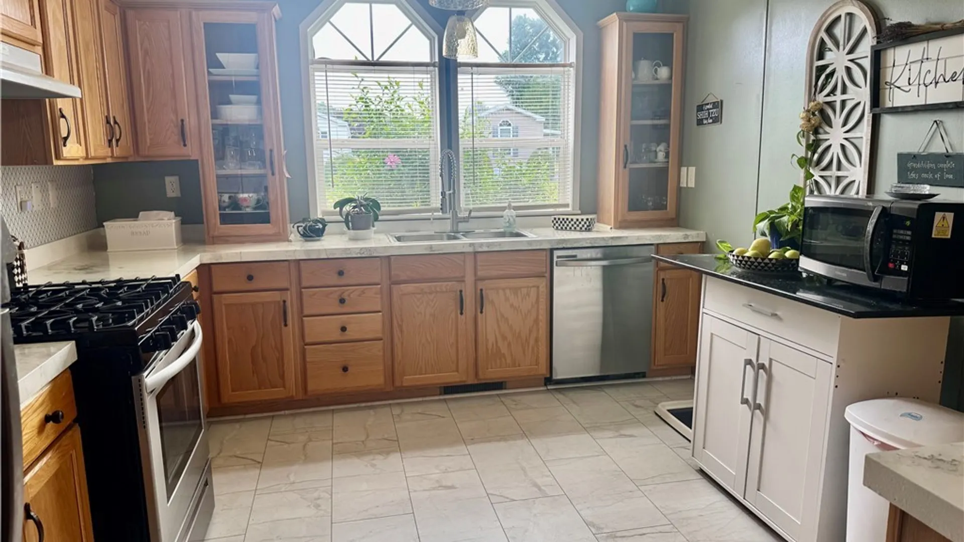 Property at 619 Barbara Avenue, New Hartford, NY 13323 10