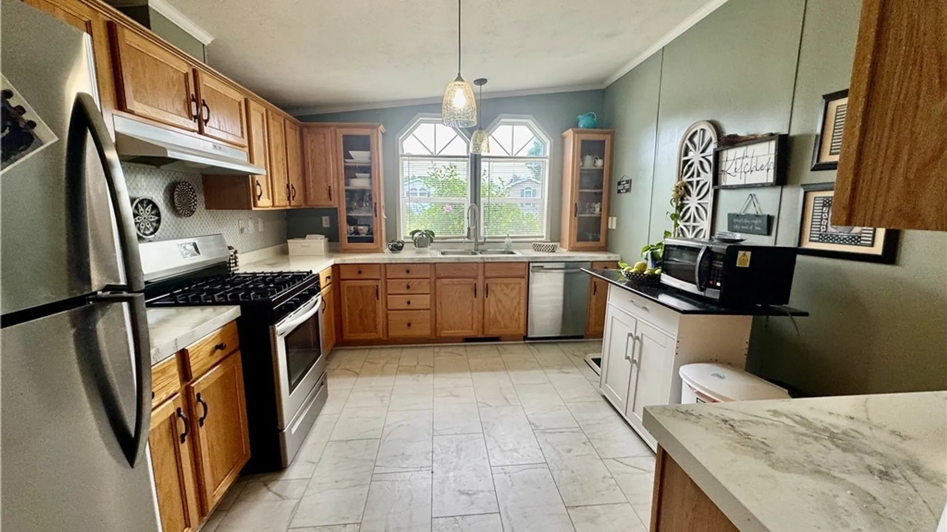 Property at 619 Barbara Avenue, New Hartford, NY 13323 11