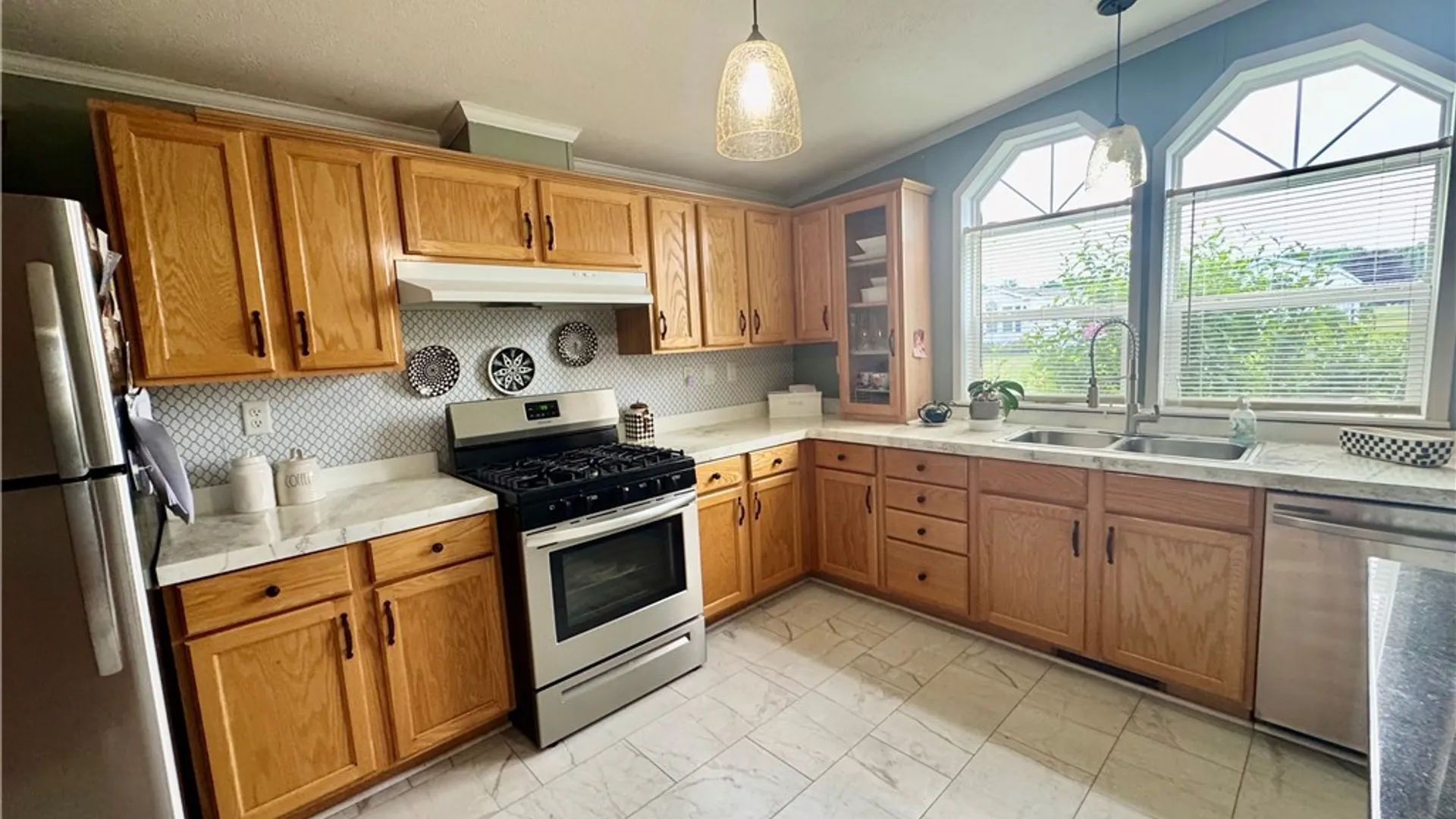 Property at 619 Barbara Avenue, New Hartford, NY 13323 12