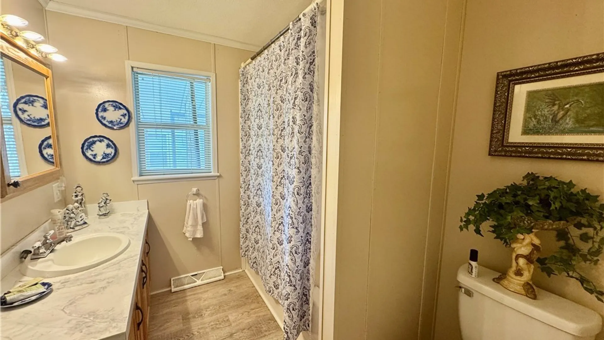 Property at 619 Barbara Avenue, New Hartford, NY 13323 20