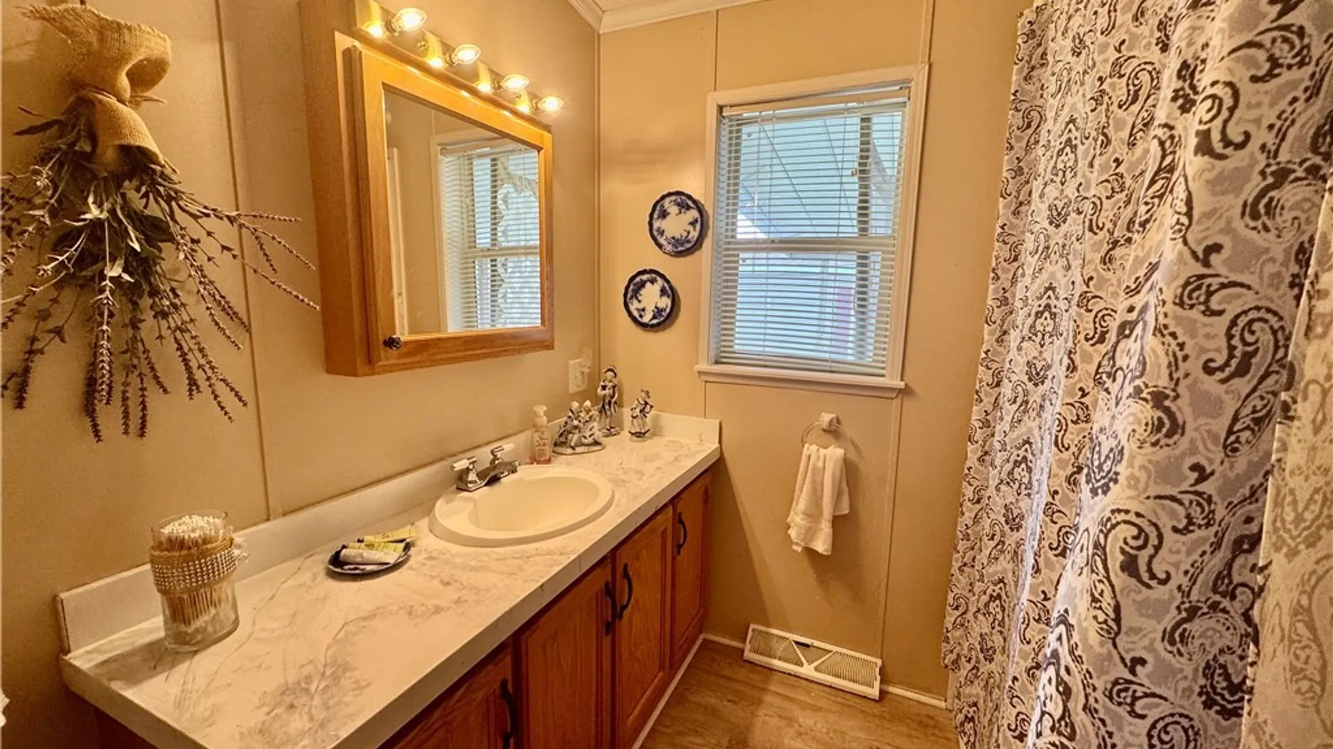 Property at 619 Barbara Avenue, New Hartford, NY 13323 19