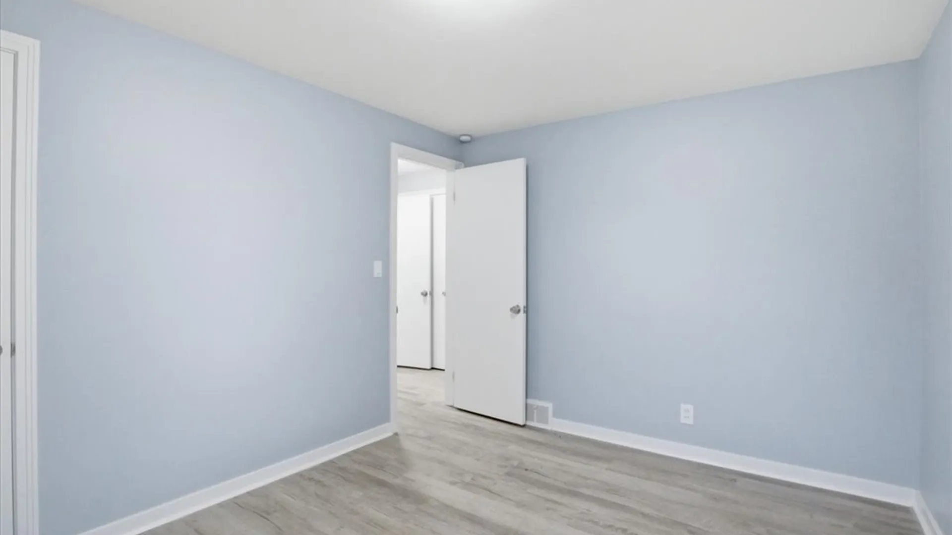 Property at 306 Collins Avenue, West Seneca, NY 14224 14
