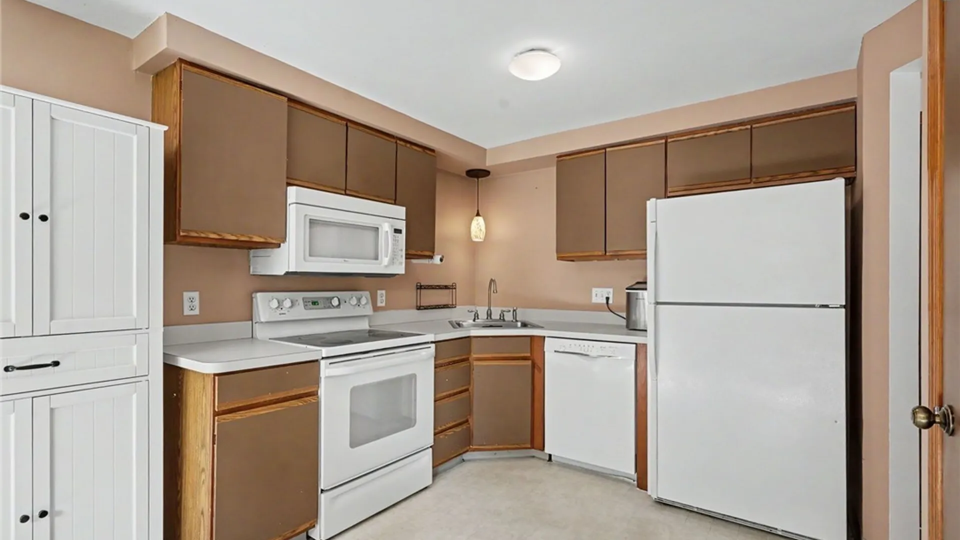 Property at 28 Robin Road, Amherst, NY 14228 9