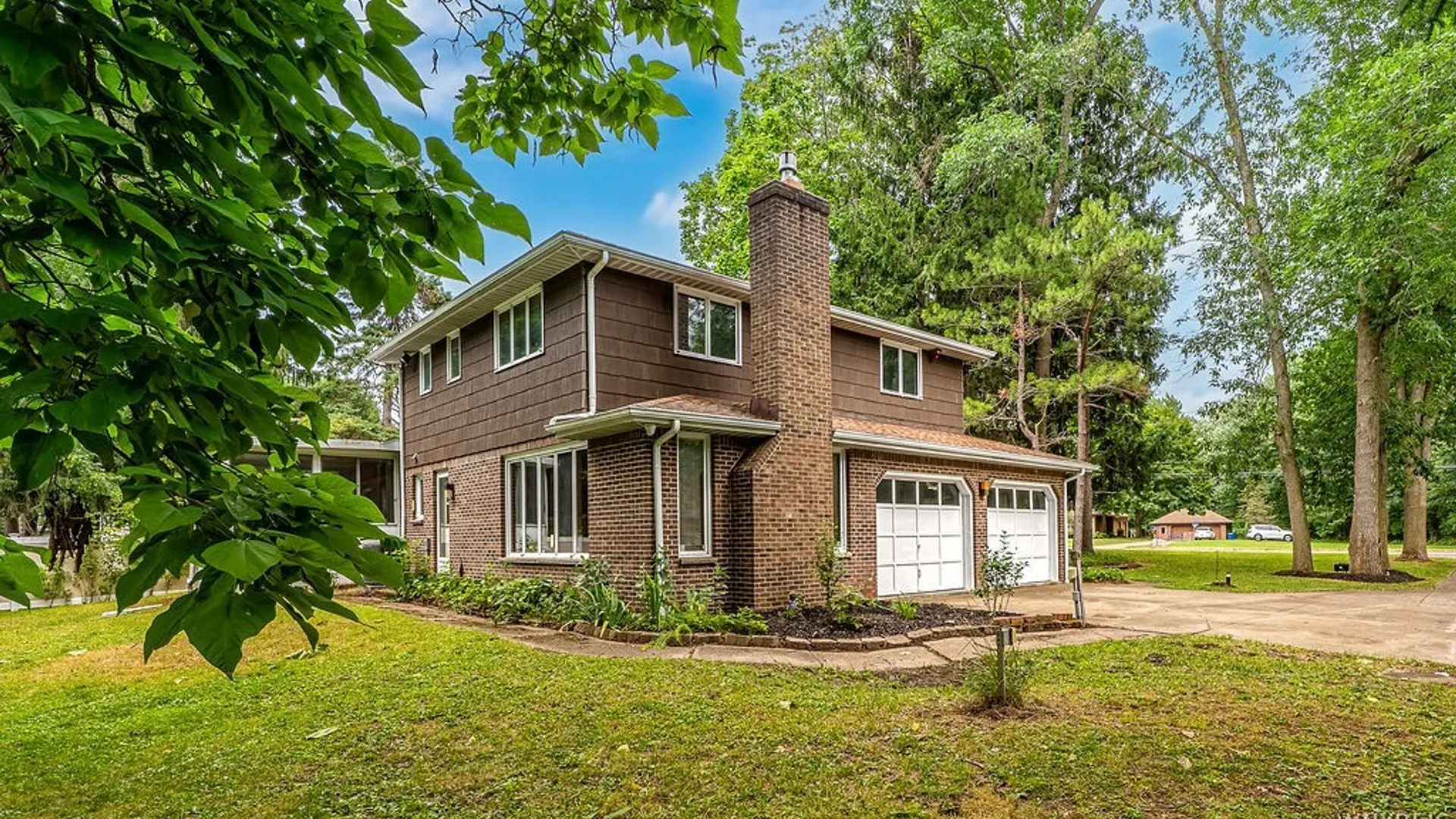 Property at 1940 Dodge Road, Amherst, NY 14051 2