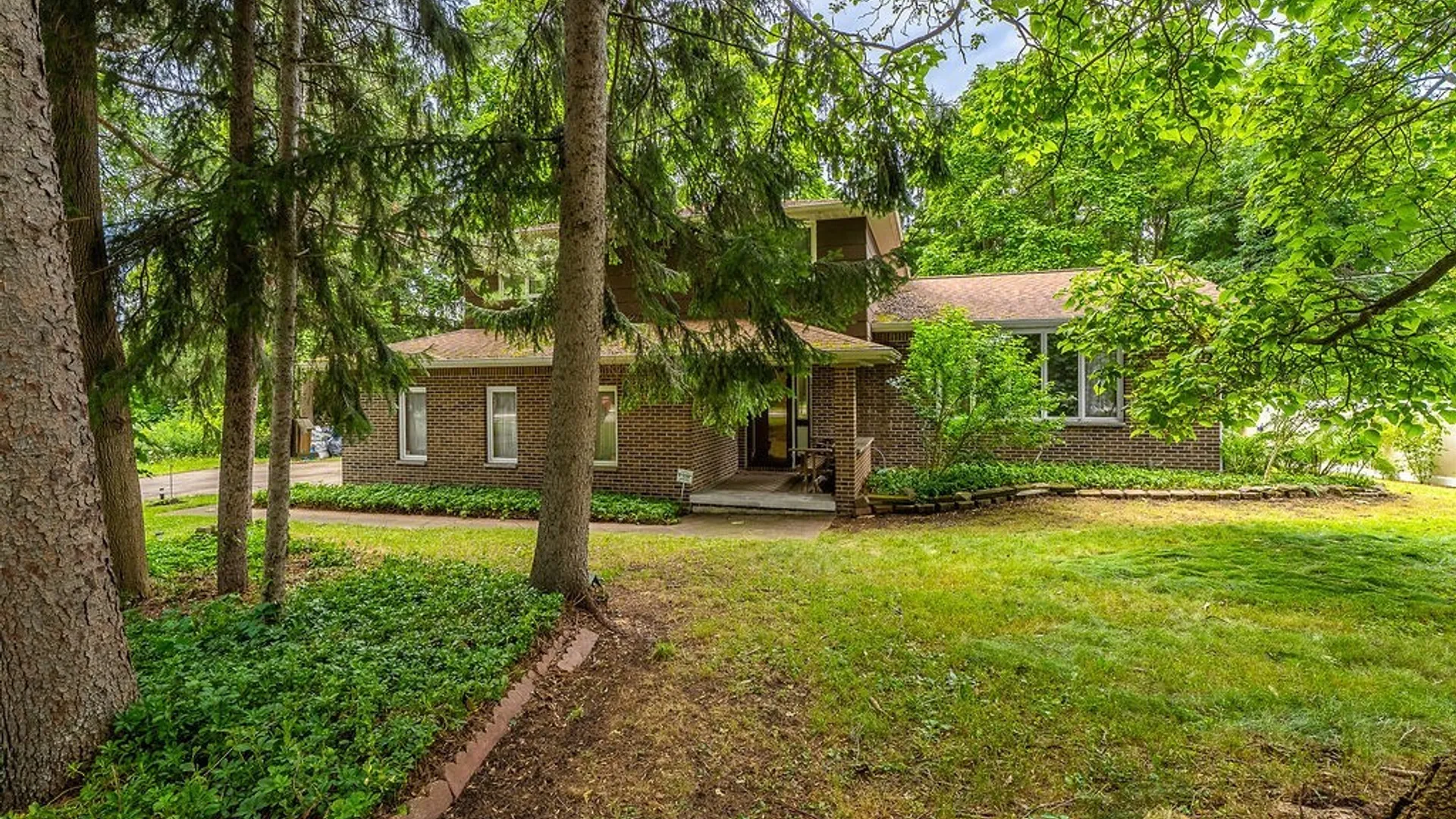 Property at 1940 Dodge Road, Amherst, NY 14051 6