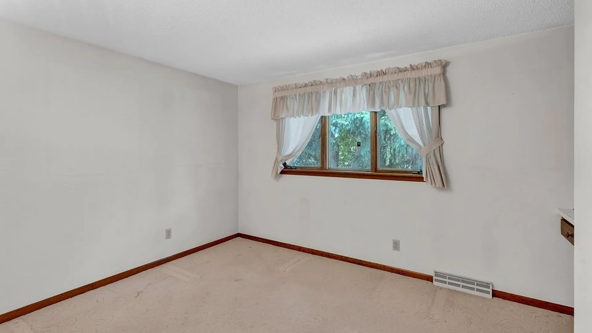 Property at 1940 Dodge Road, Amherst, NY 14051 35