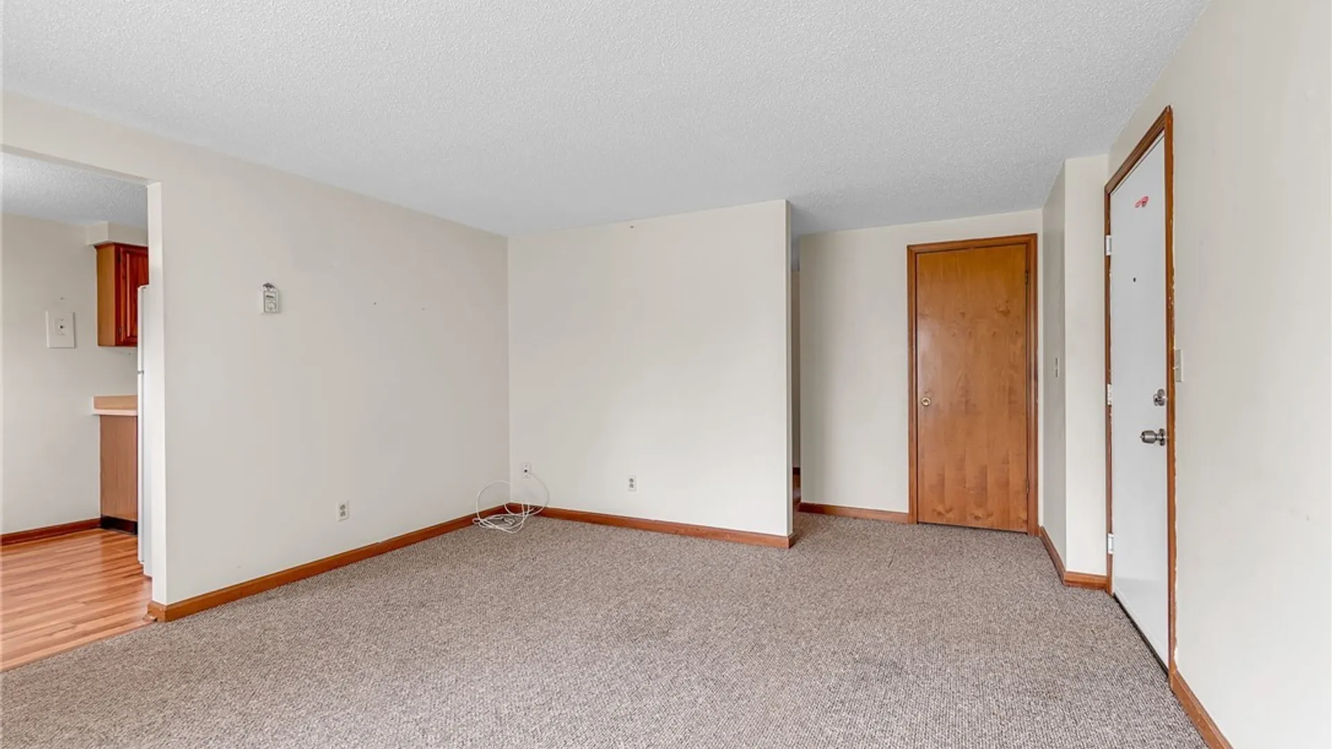 Property at 2727 Alder Creek Drive, Wheatfield, NY 14120 21