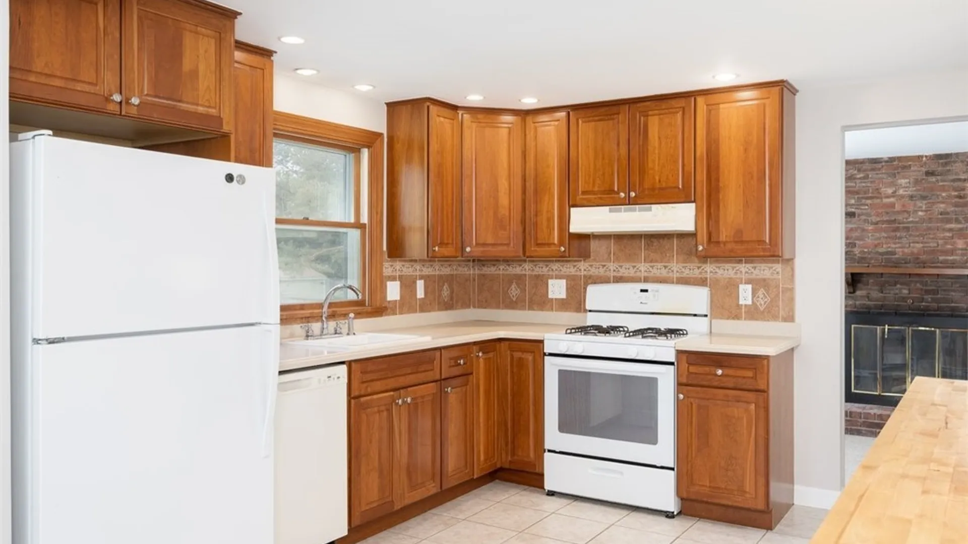 Property at 111 The Meadow, Aurora, NY 14052 4