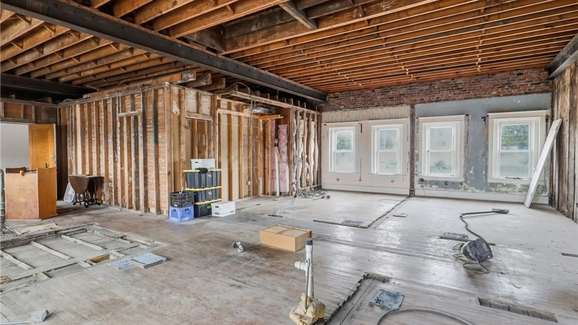 Property at 260 Plymouth Avenue, Buffalo, NY 14213 28