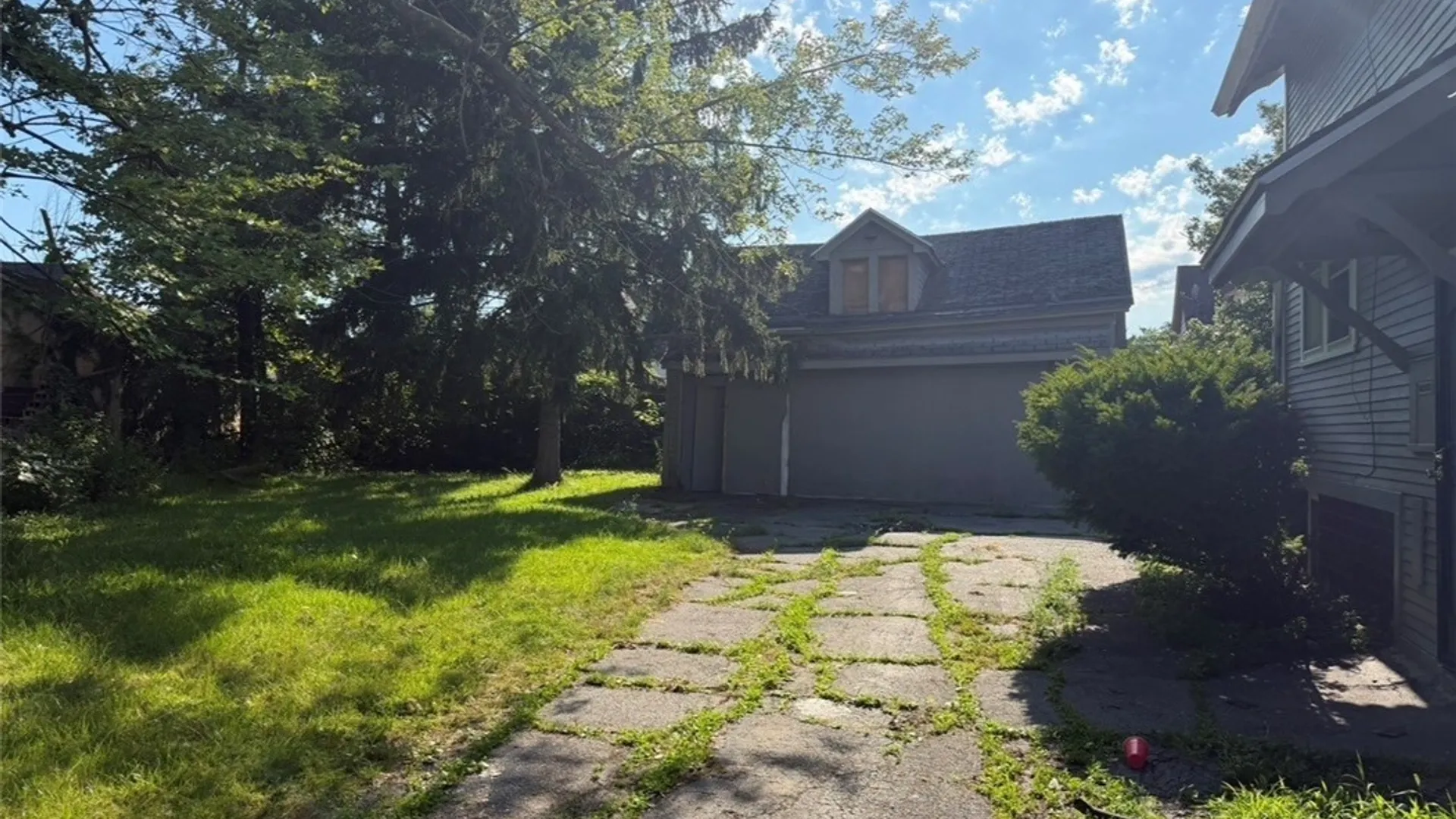 Property at 14 Thatcher Avenue, Buffalo, NY 14215 5