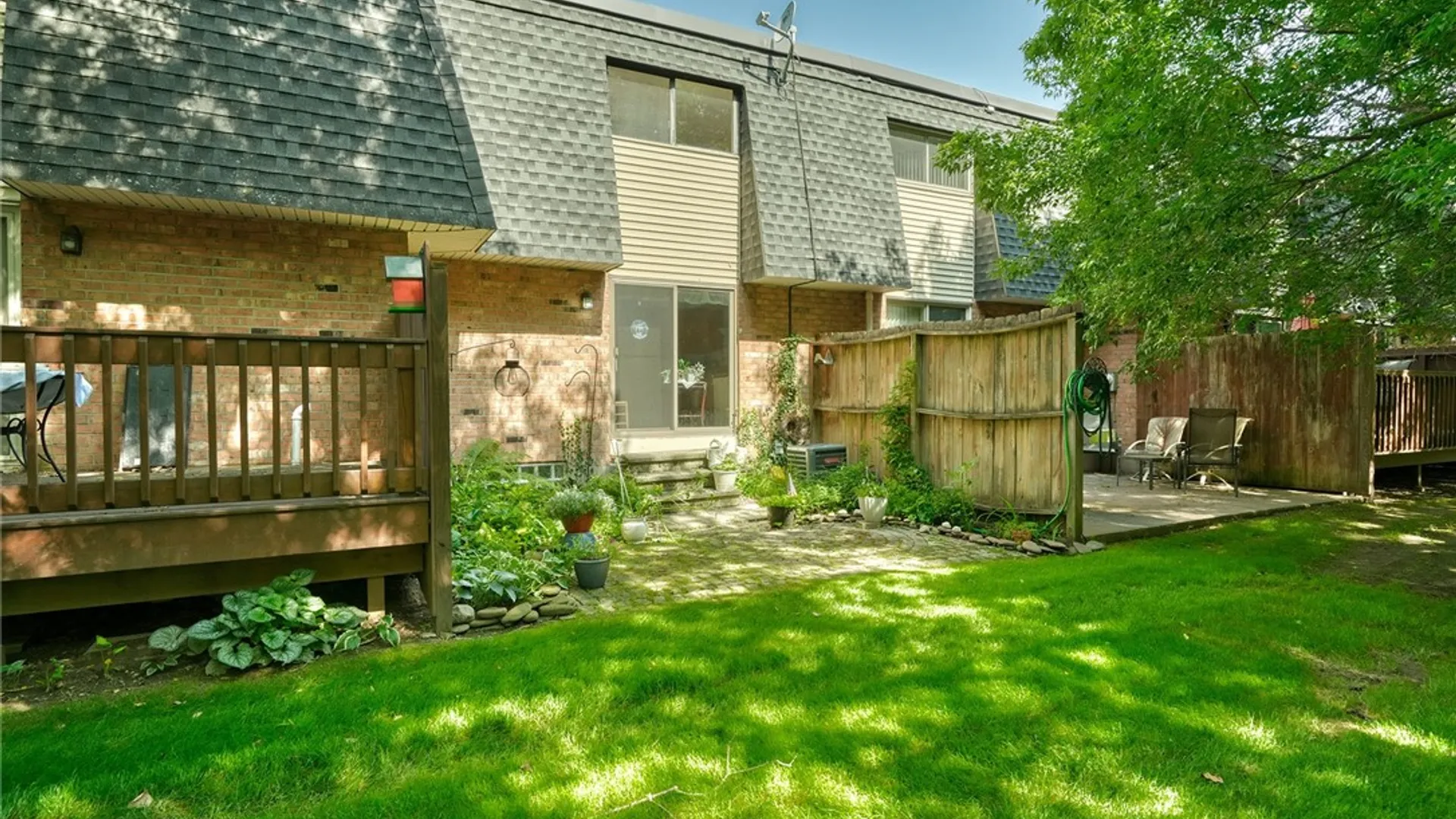 Property at 254 Penn Ln, Penfield, NY 14625 4