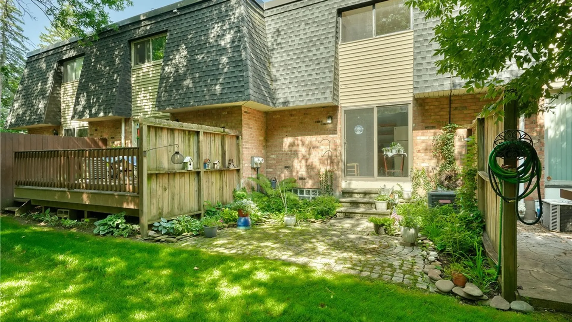 Property at 254 Penn Ln, Penfield, NY 14625 5