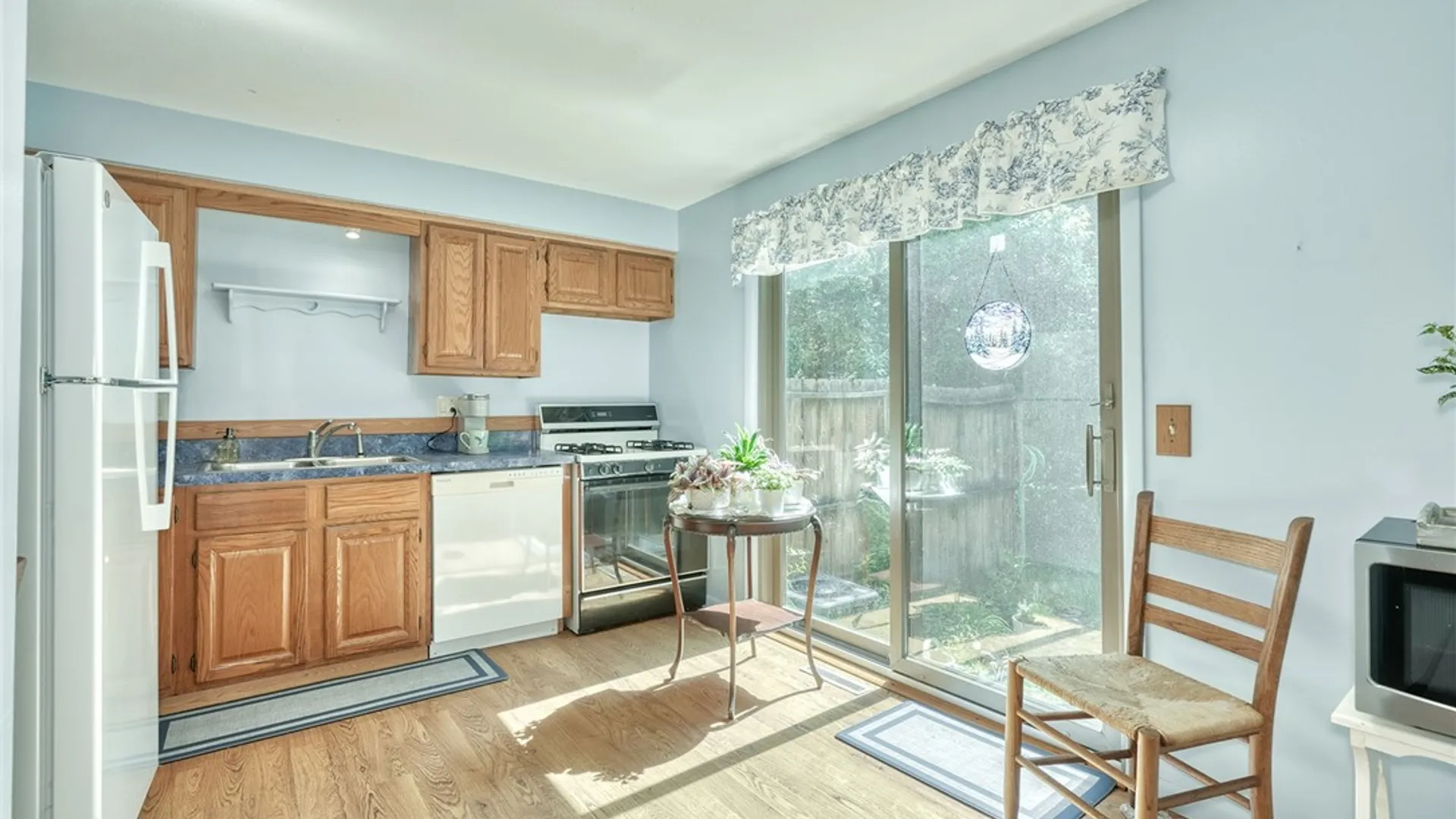 Property at 254 Penn Ln, Penfield, NY 14625 12
