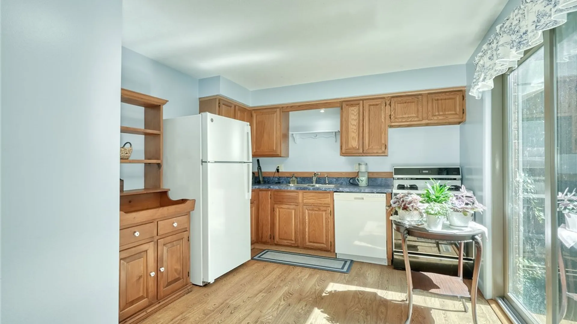 Property at 254 Penn Ln, Penfield, NY 14625 14