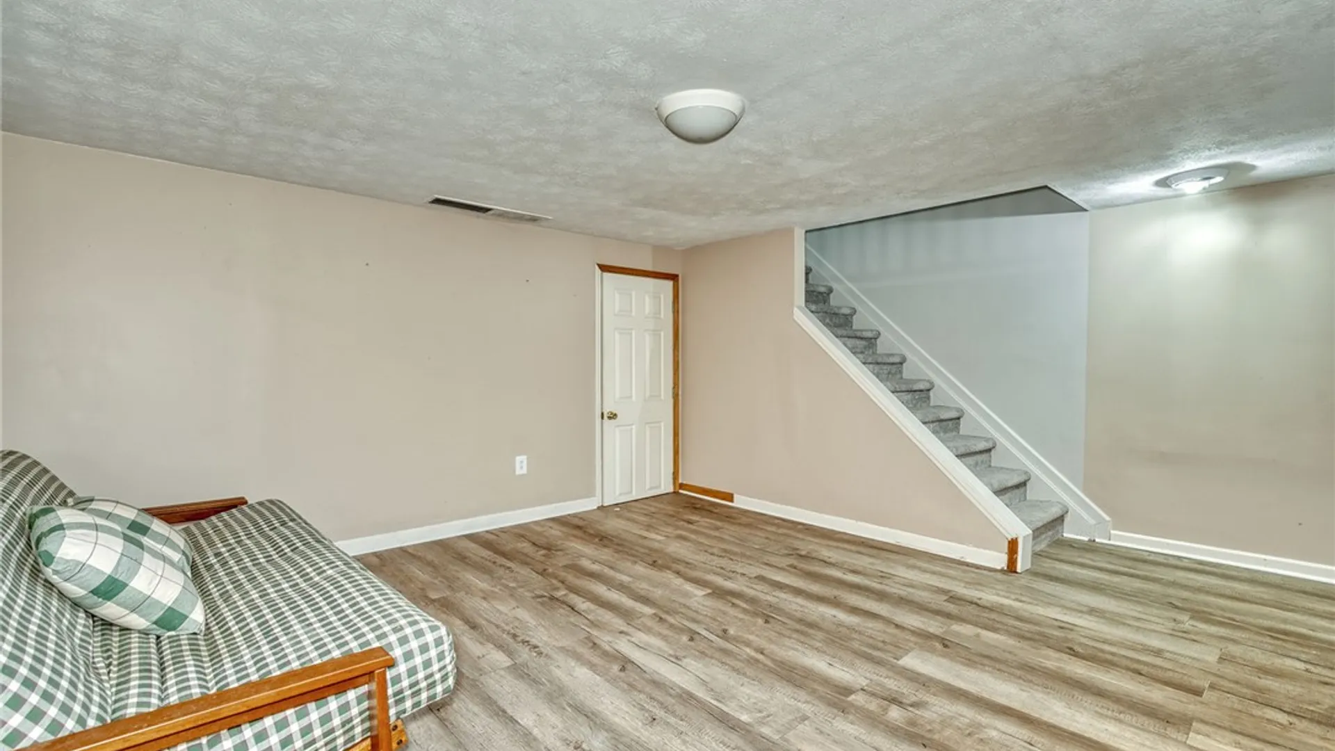 Property at 254 Penn Ln, Penfield, NY 14625 28