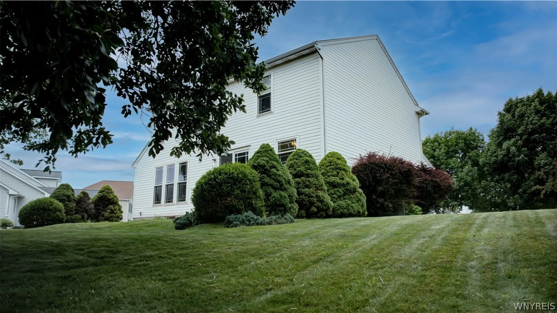 Property at 17 Stream View Lane, Lancaster, NY 14086 32