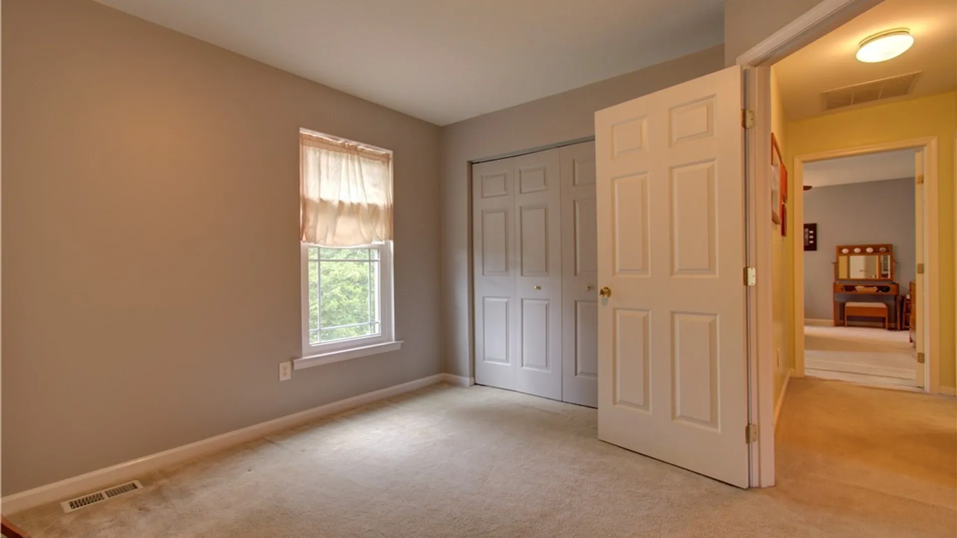 Property at 17 Stream View Lane, Lancaster, NY 14086 26