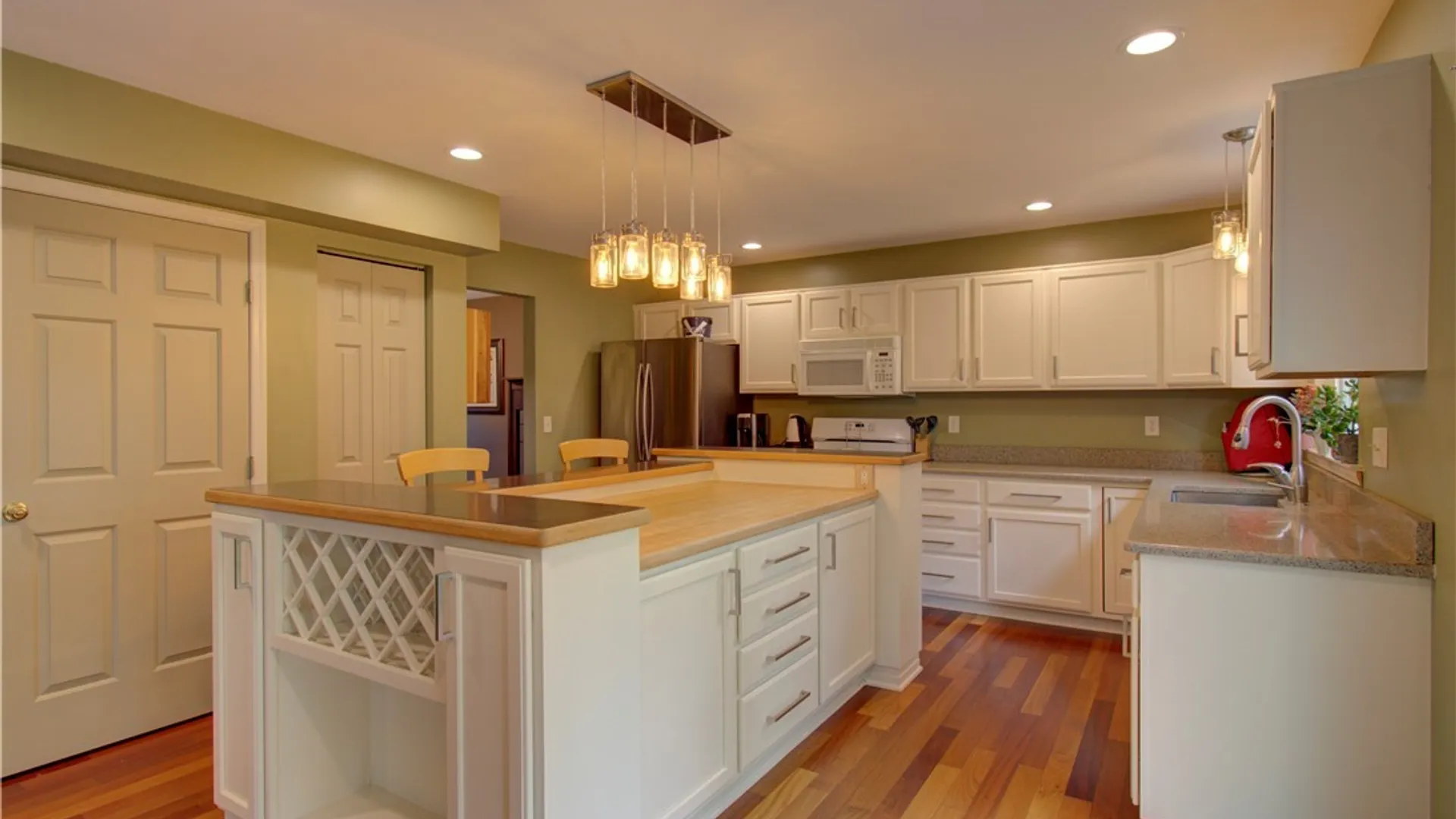 Property at 17 Stream View Lane, Lancaster, NY 14086 4
