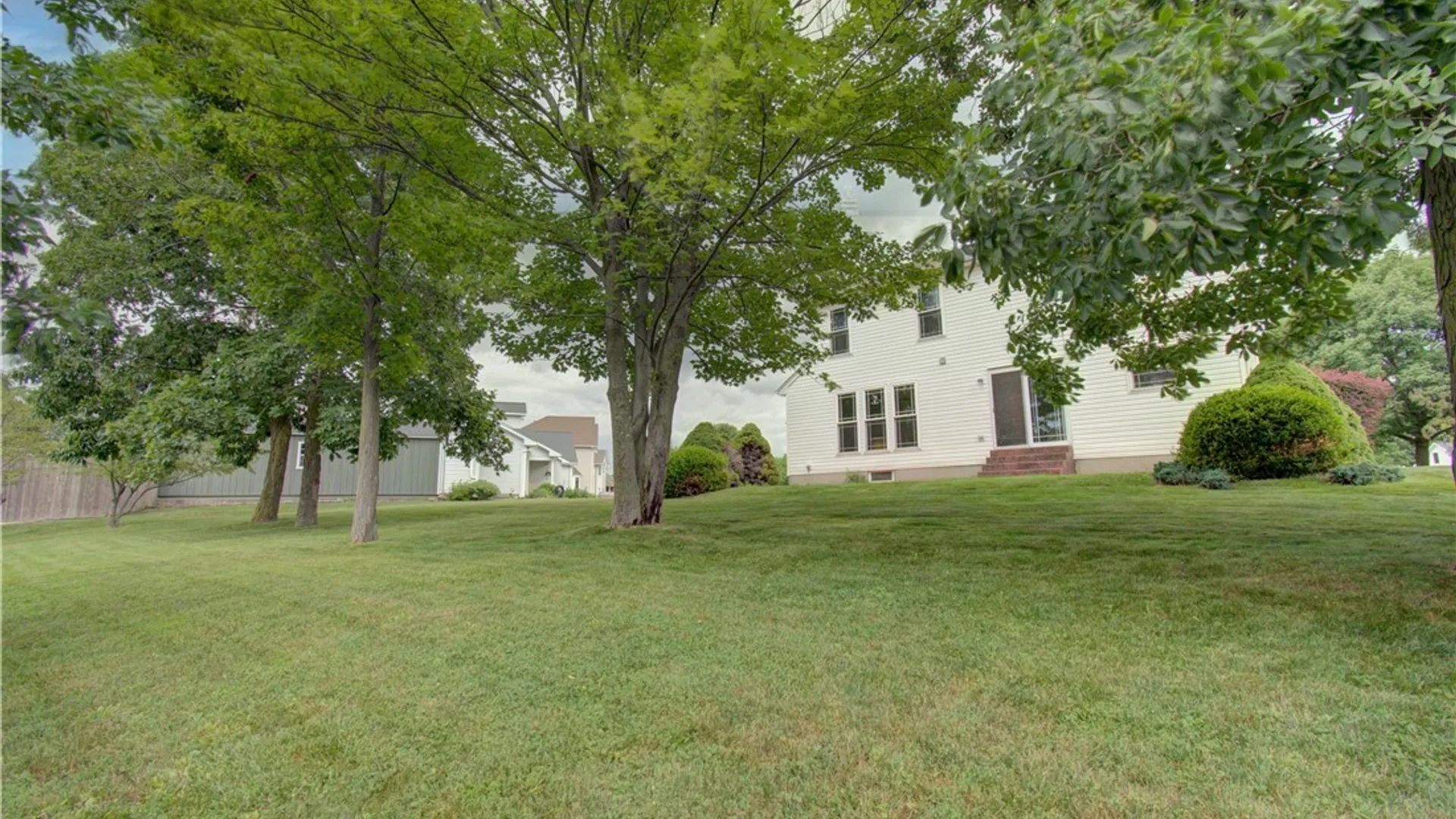 Property at 17 Stream View Lane, Lancaster, NY 14086 31