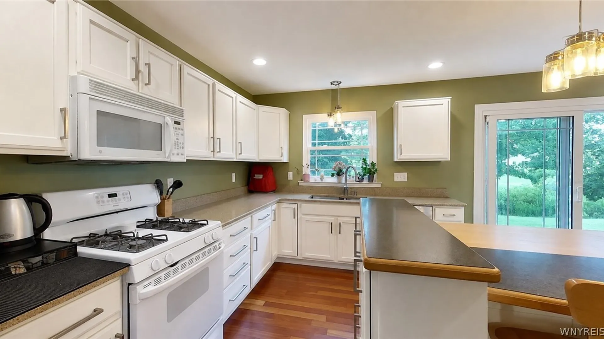 Property at 17 Stream View Lane, Lancaster, NY 14086 3
