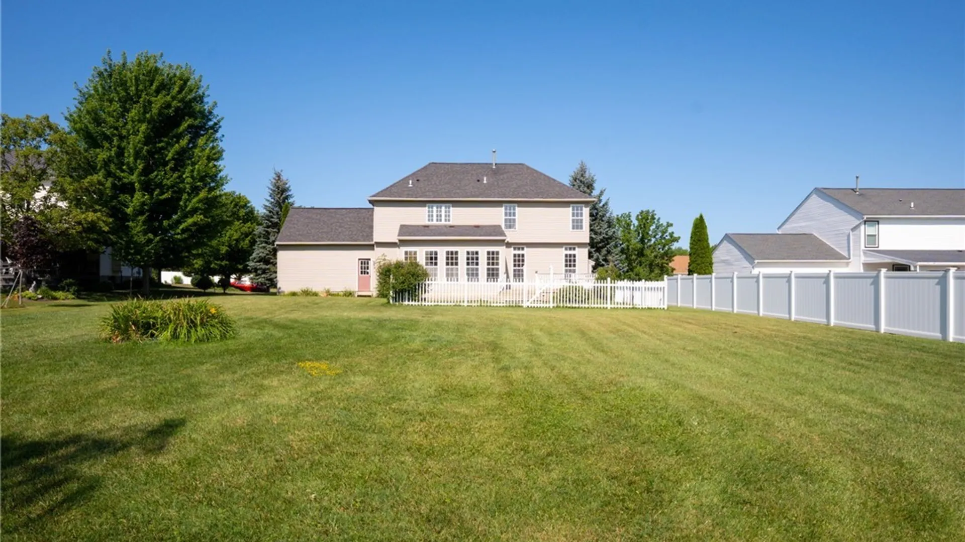 Property at 5955 Pinehurst Court, Hamburg, NY 14085 3