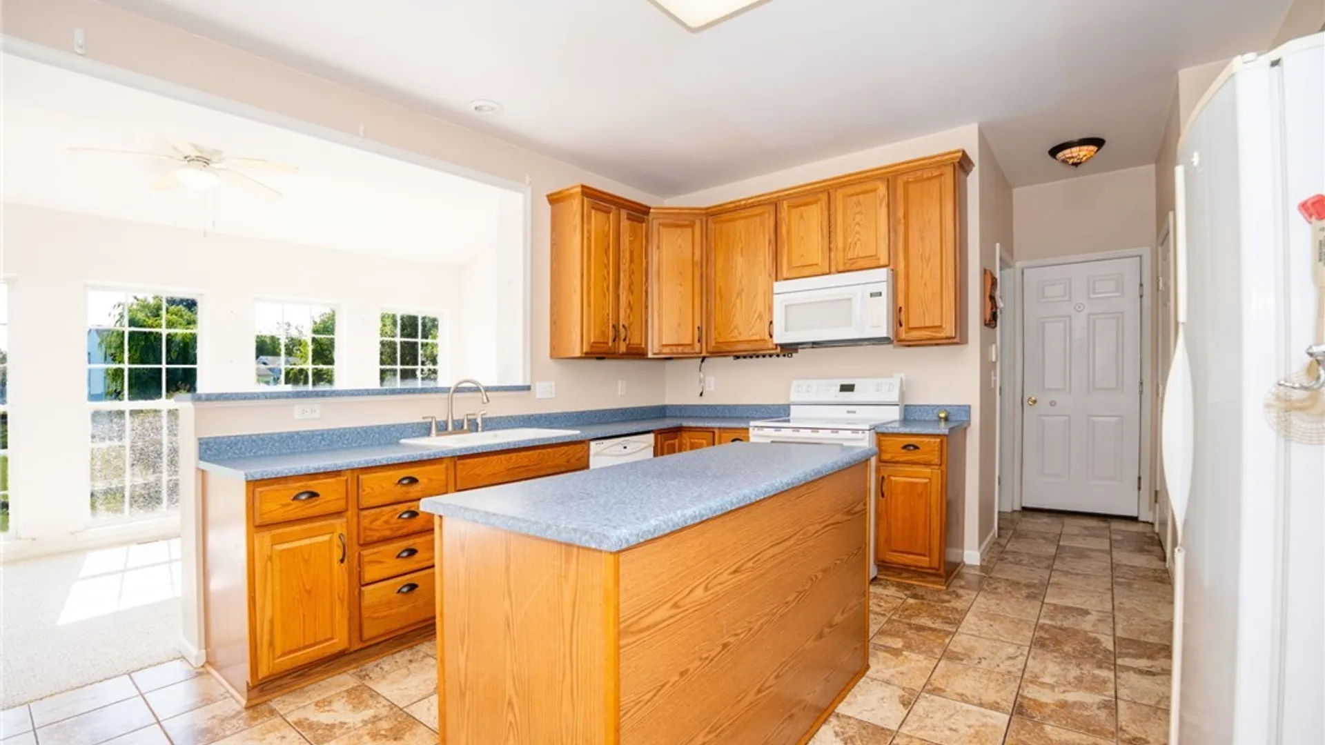 Property at 5955 Pinehurst Court, Hamburg, NY 14085 11