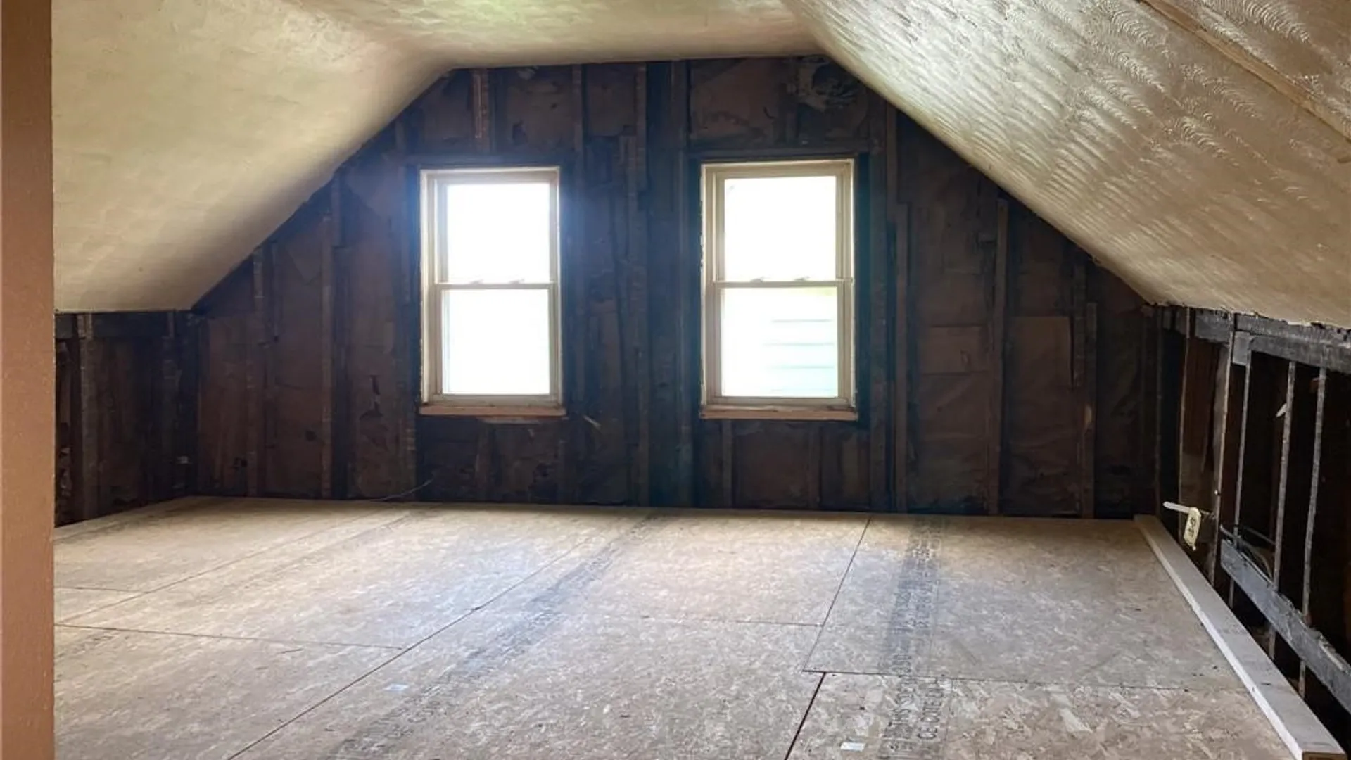 Property at 3 Oakwood Avenue, Lancaster, NY 14086 14