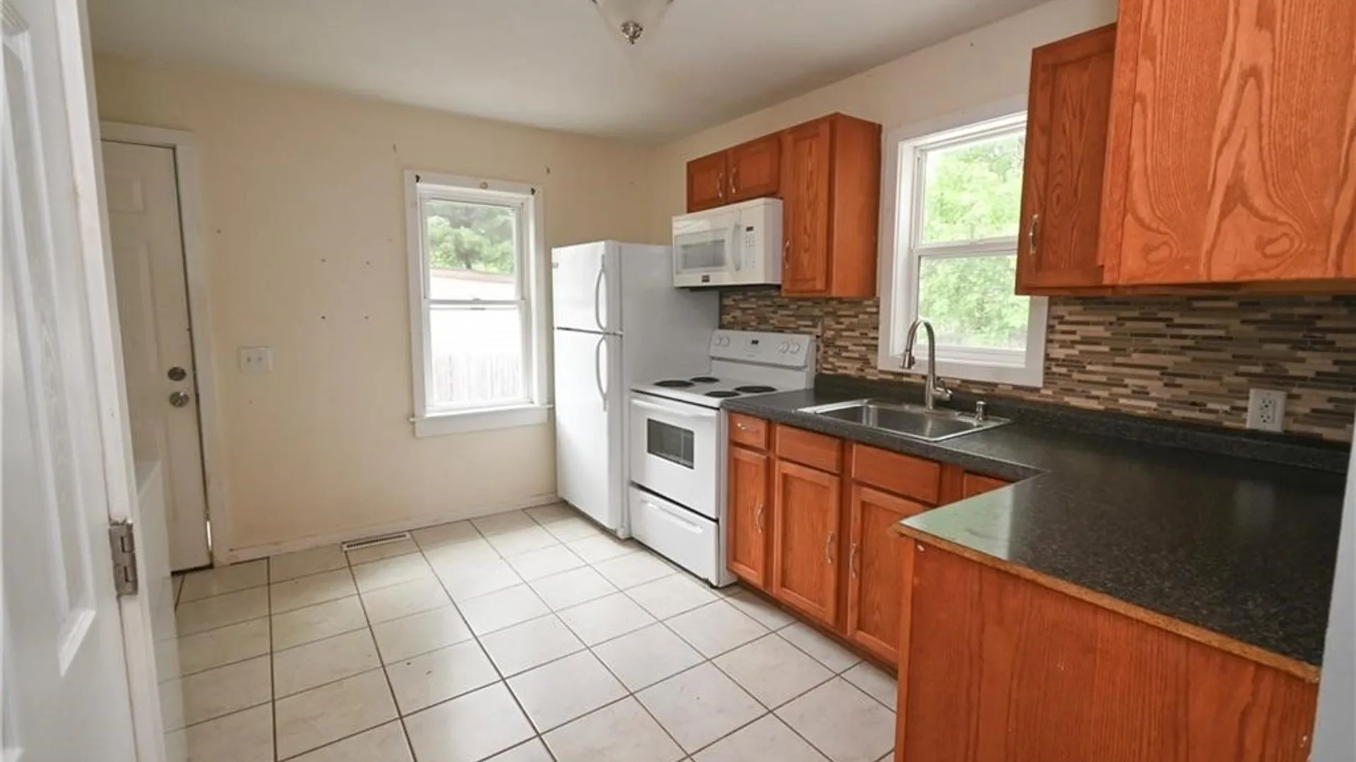 Property at 5854 Reis Drive, Cicero, NY 13039 7