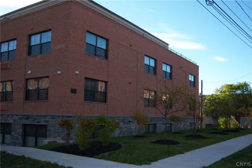 Property at 721 N Clinton Street, Syracuse, NY 13208