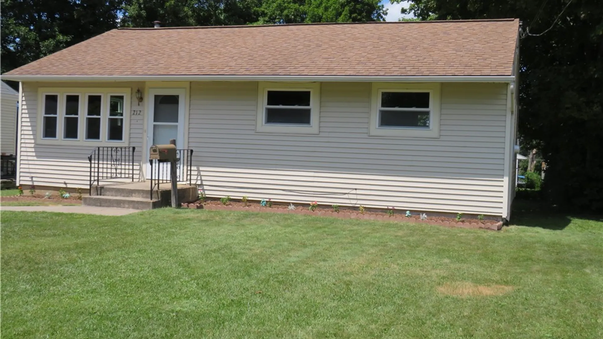 Property at 212 Jane Drive, Camillus, NY 13219 2