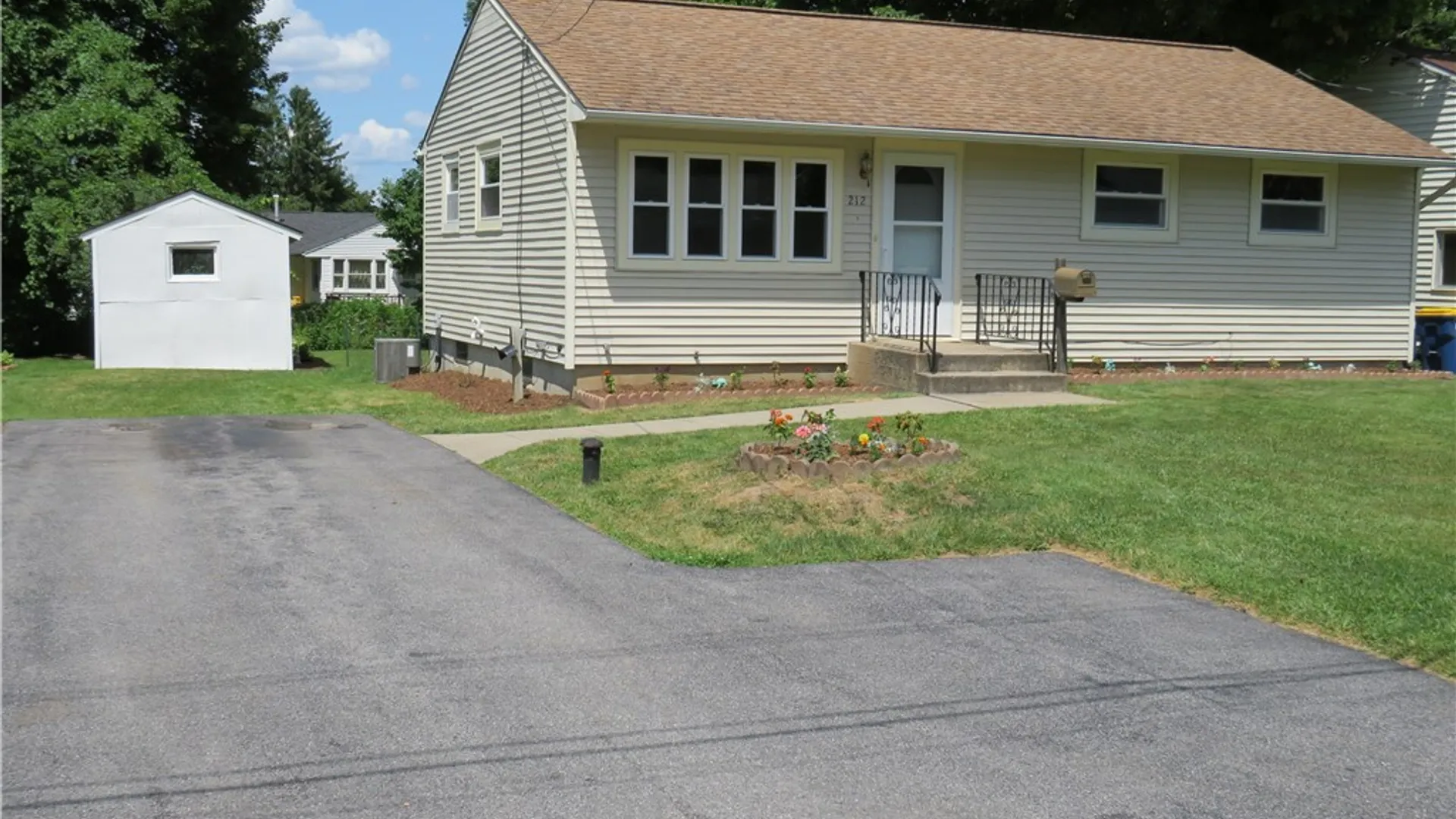 Property at 212 Jane Drive, Camillus, NY 13219 4