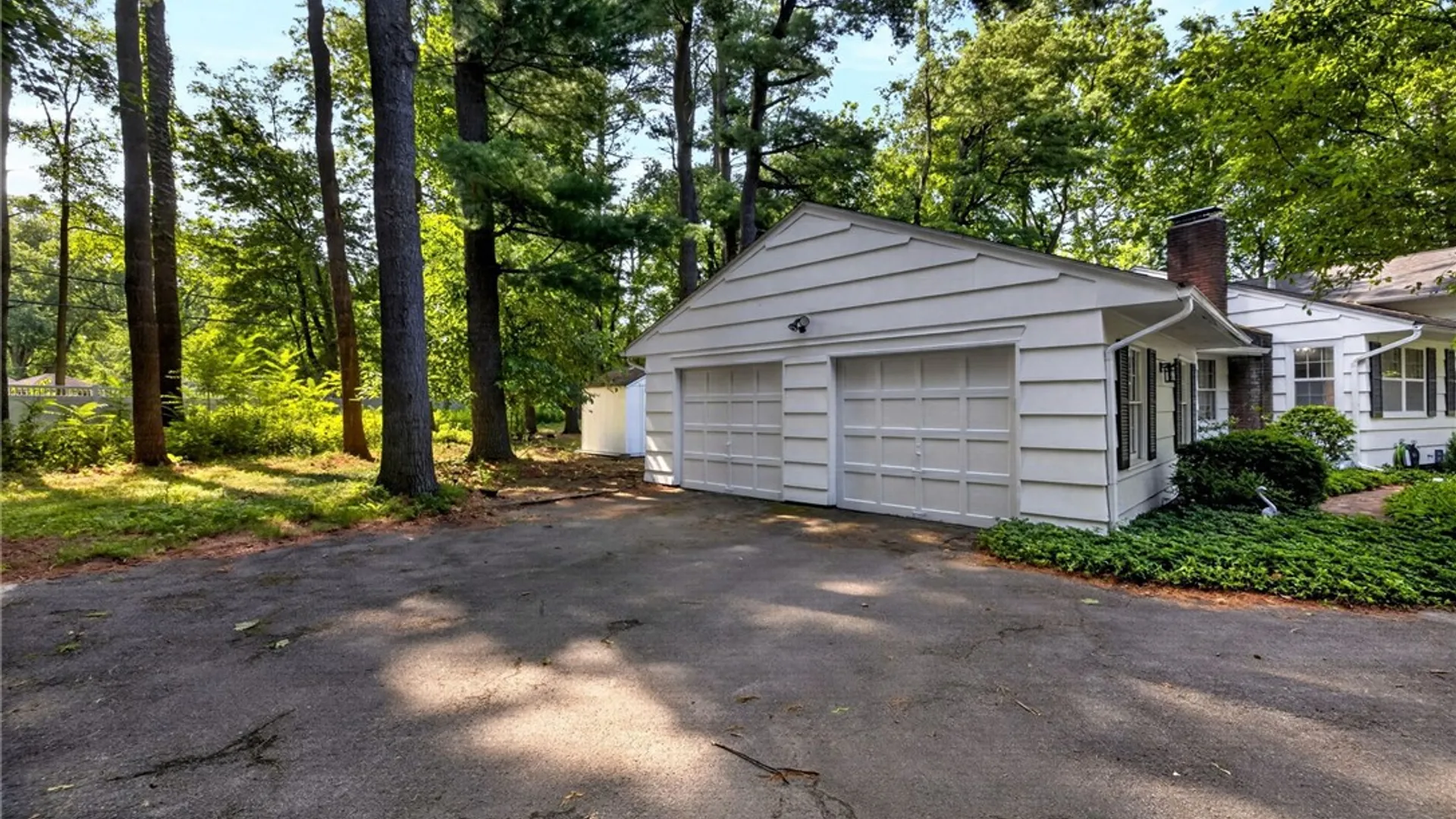Property at 14 Countryside Road, Pittsford, NY 14450 3