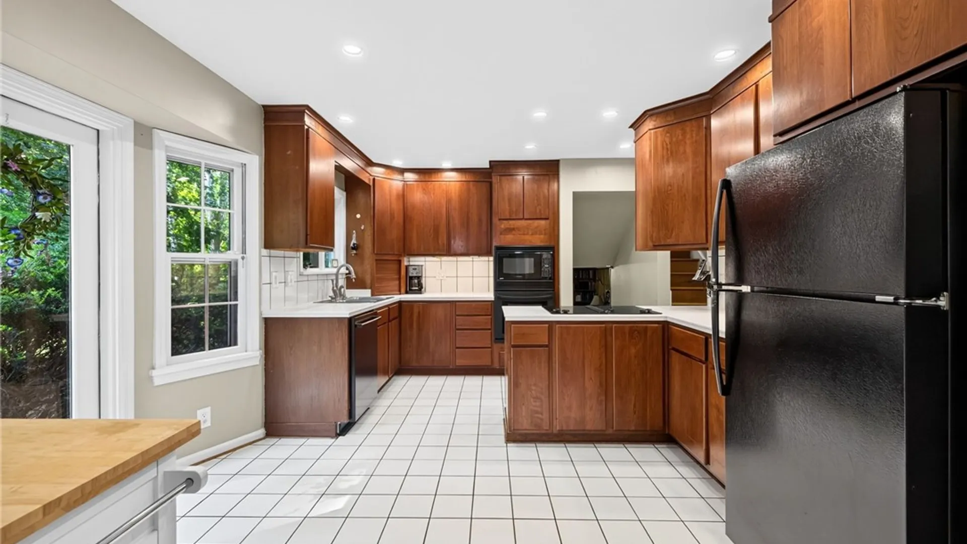 Property at 14 Countryside Road, Pittsford, NY 14450 11