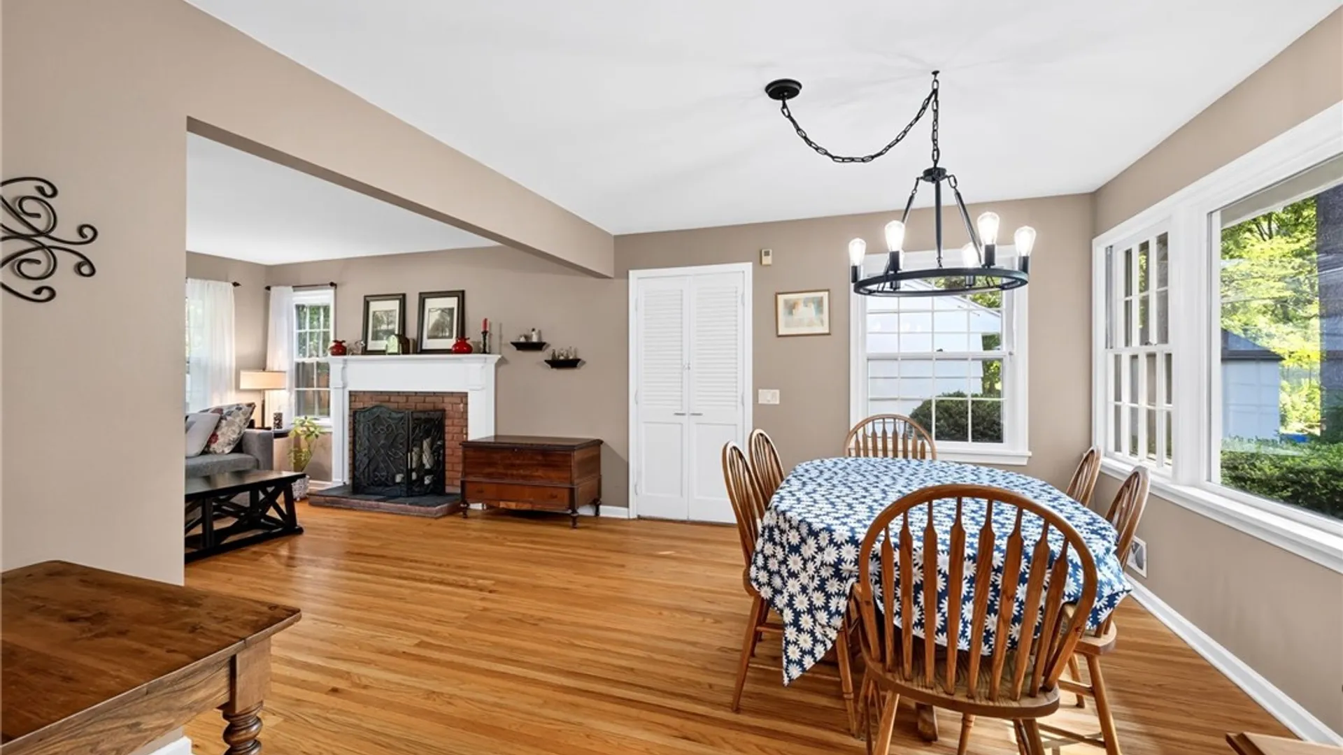 Property at 14 Countryside Road, Pittsford, NY 14450 12