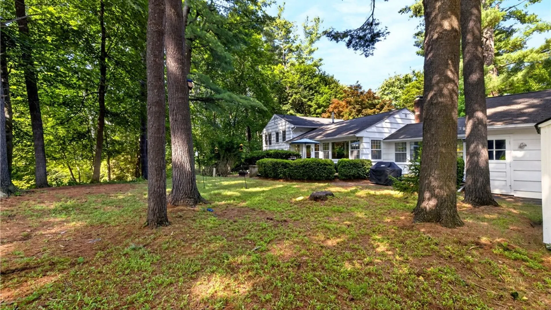 Property at 14 Countryside Road, Pittsford, NY 14450 38