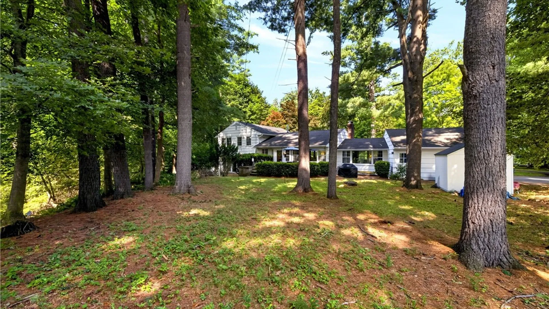 Property at 14 Countryside Road, Pittsford, NY 14450 42