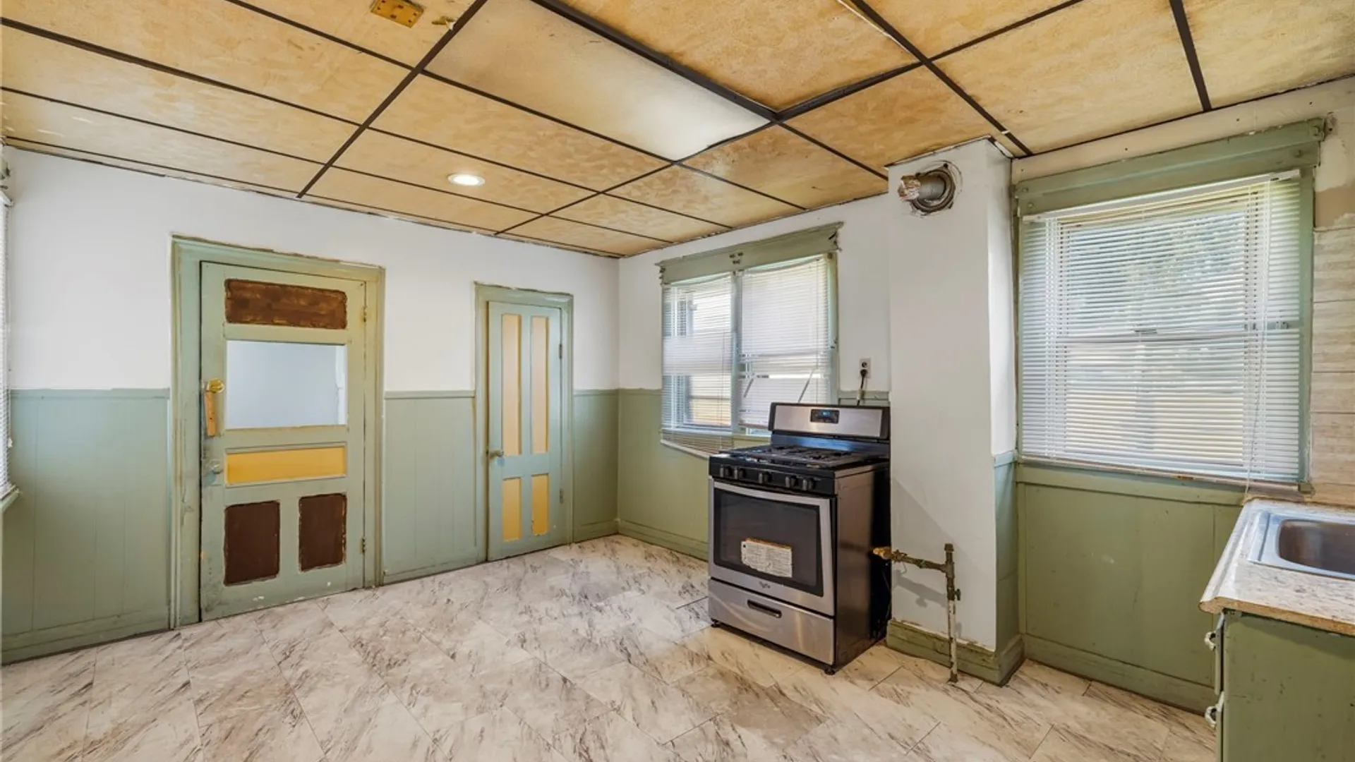 Property at 528 Fulton Street, Buffalo, NY 14210 18