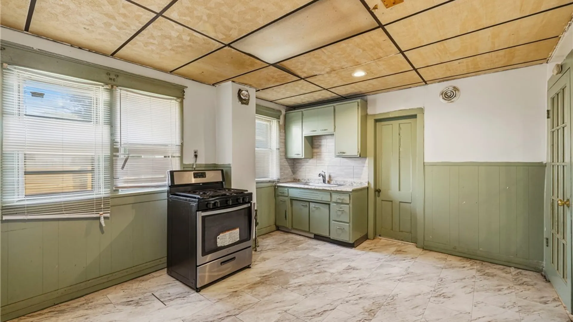 Property at 528 Fulton Street, Buffalo, NY 14210 19