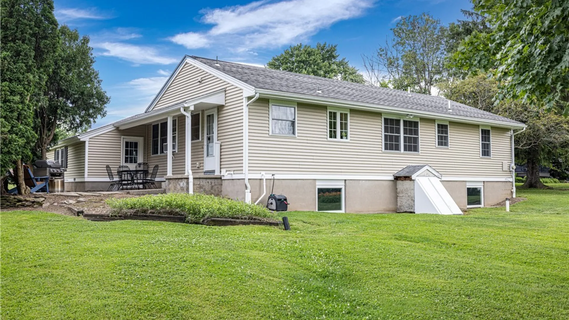 Property at 3872 Highland Avenue, Skaneateles, NY 13152 4
