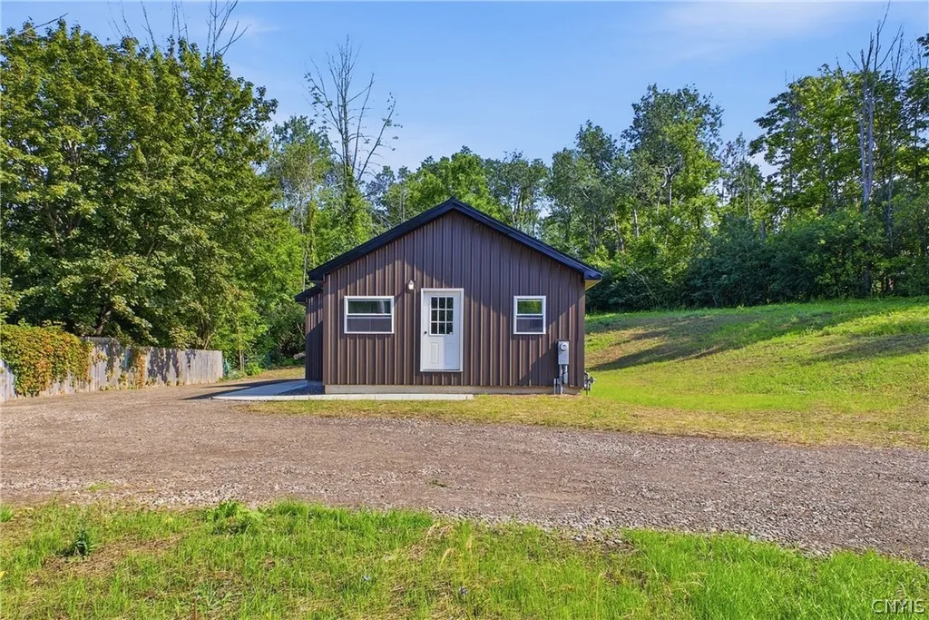 Property at 1255 County Route 9, Volney, NY 13069